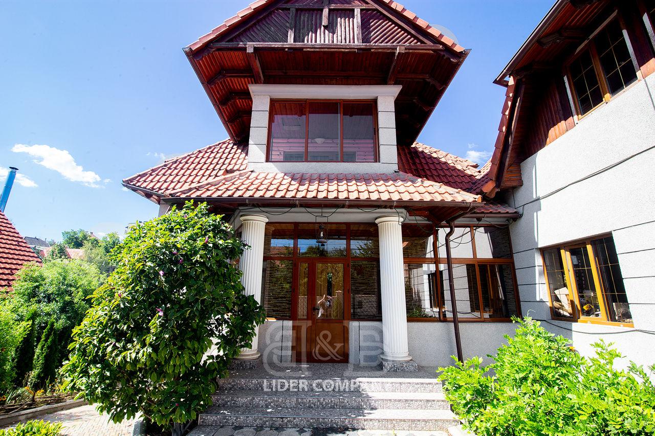 Casă modernă cu 3 niveluri de vânzare - Durlești