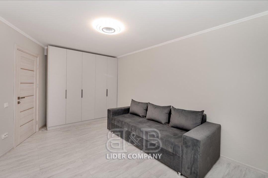 De vânzare apartament cu 3 camere - Botanica