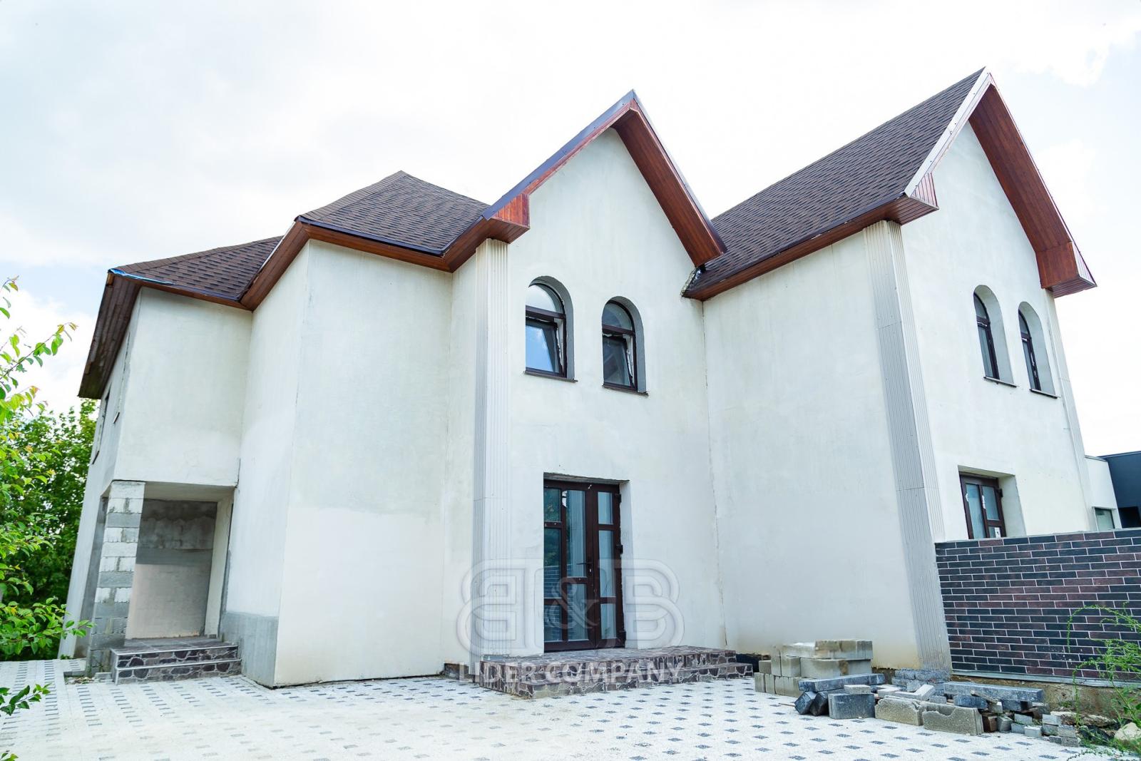 Casă Tip Duplex de Vânzare – Orașul Codru