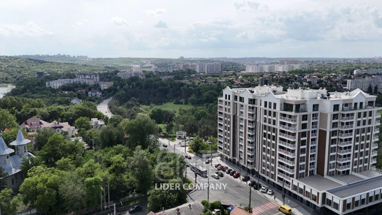 De vânzare apartament cu 2 camere - Centru