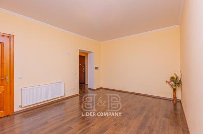 De vânzare apartament cu 3 camere - Botanica