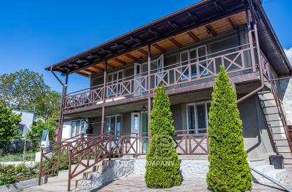 Casă spațioasă cu 2 nivele de vânzare - Durlești
