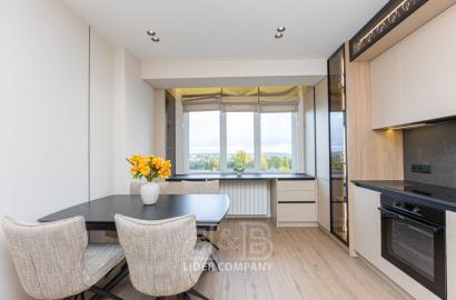 De vânzare apartament cu 2 camere și living - complexul Exfactor Ciocana