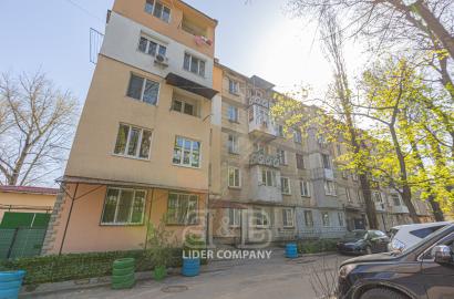 De vânzare apartament cu 2 camere - Botanica
