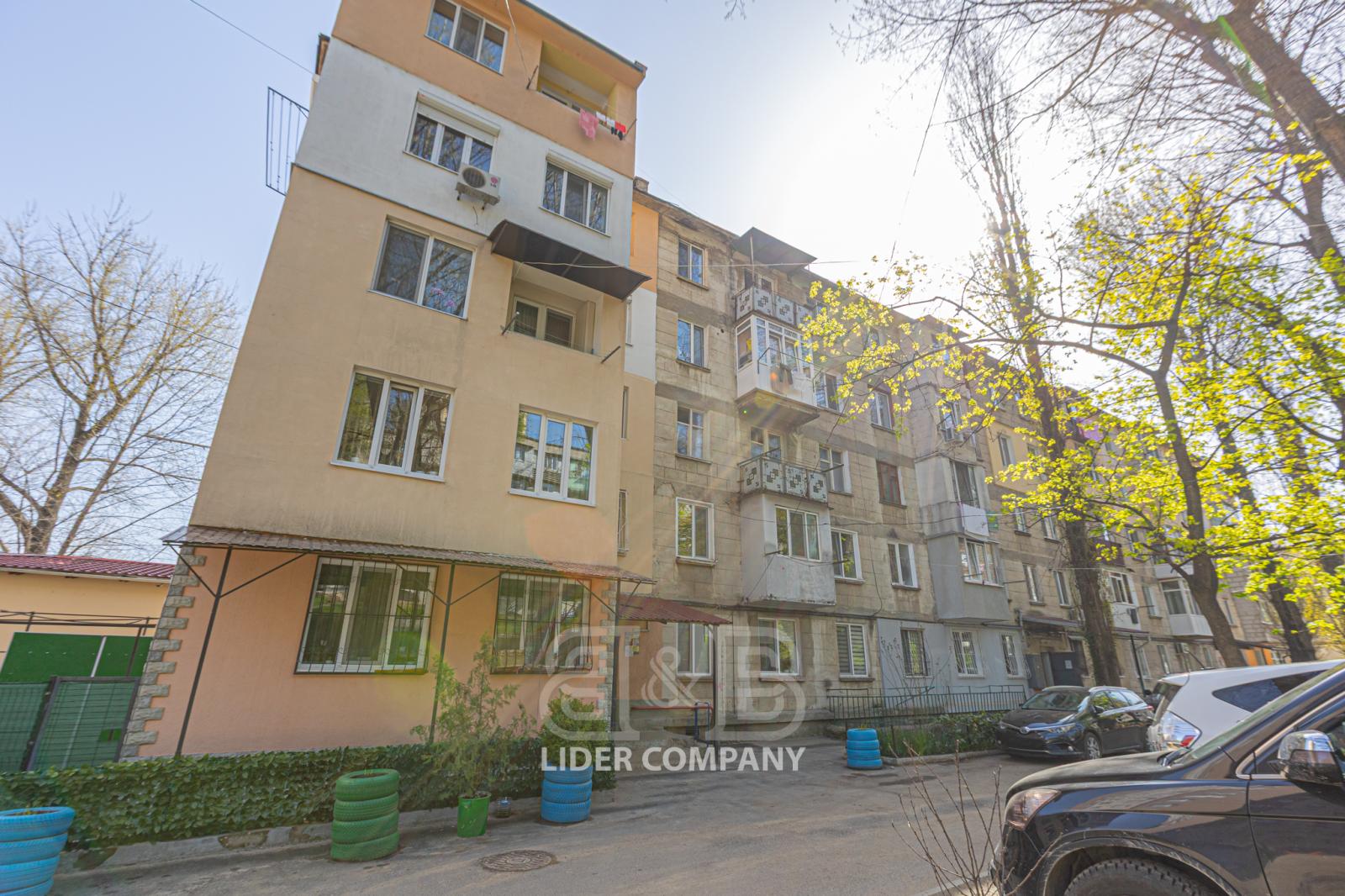 De vânzare apartament cu 2 camere - Botanica
