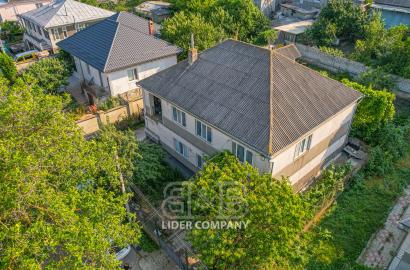 De vânzare casă cu 2 niveluri - Stăuceni