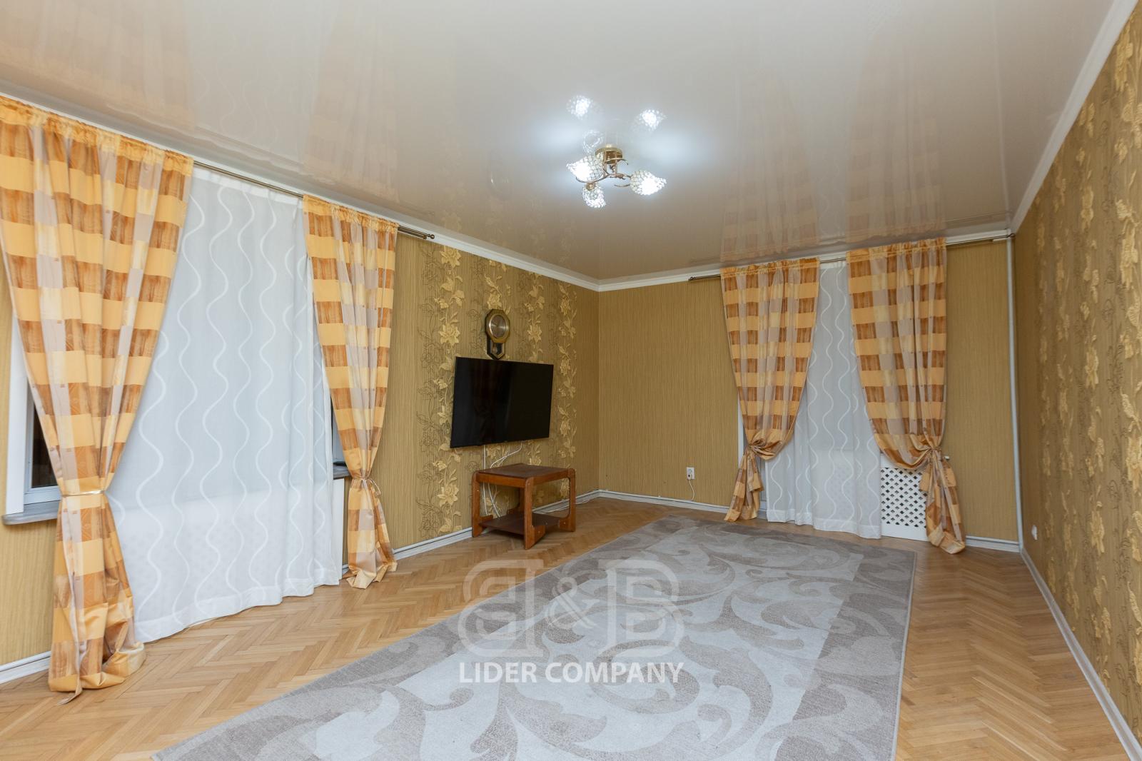 De vânzare apartament cu 4 camere - Telecentru