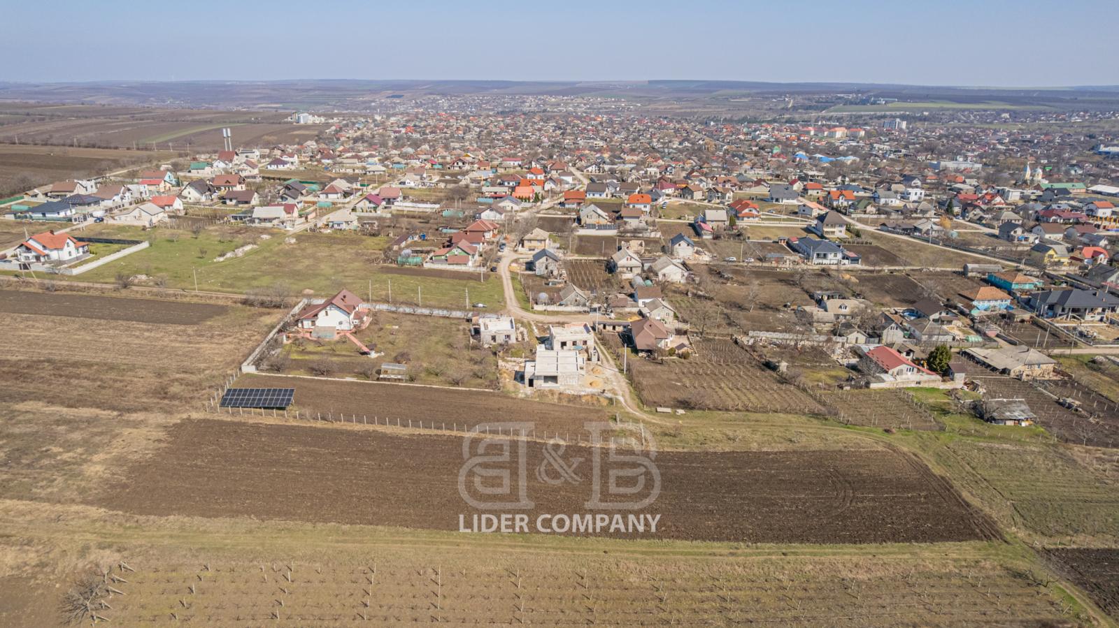 Продаётся сельскохозяйственный участок — Мэгдэчешть